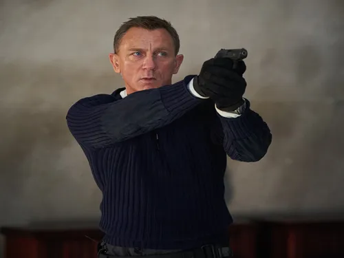 Avec "Mourir peut attendre", James Bond incarne 60 ans d'histoire...